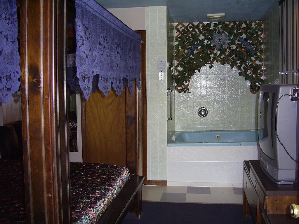 Cedar Grove Motel Алтуна Екстериор снимка