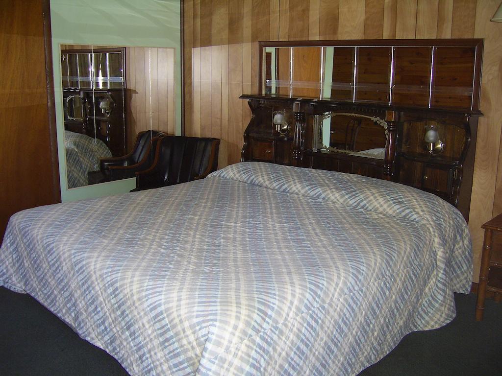 Cedar Grove Motel Алтуна Стая снимка